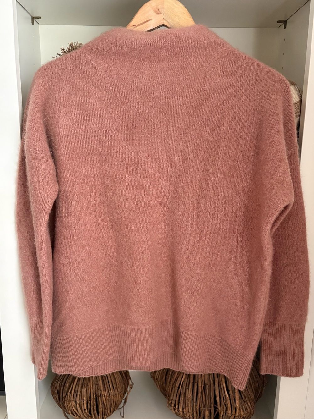 Vince Women's Boiled Funnel Neck Pullover
100% cashmere heather rose